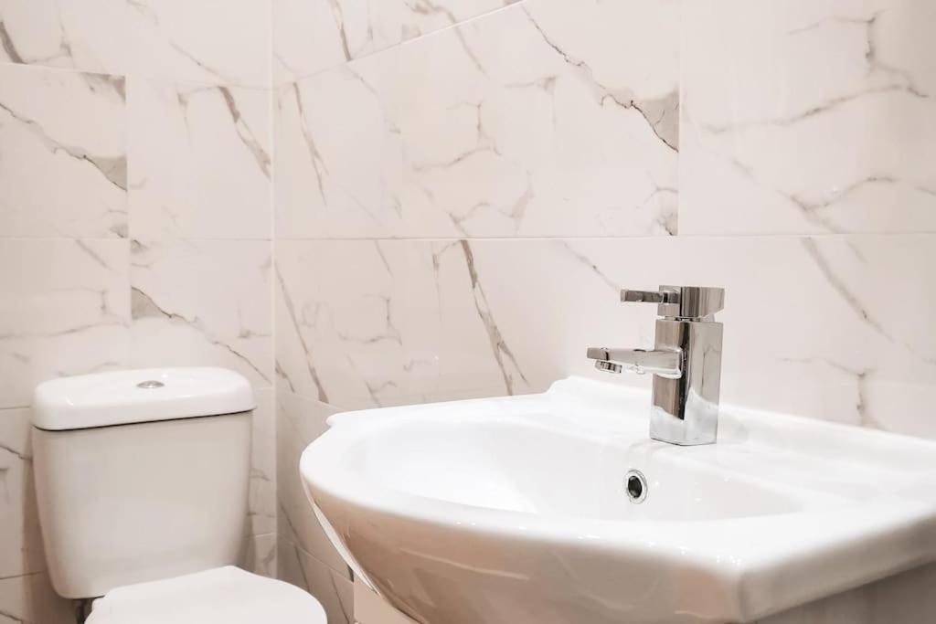 S.H Apartments غلاسغو المظهر الخارجي الصورة