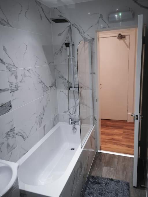 S.H Apartments غلاسغو المظهر الخارجي الصورة